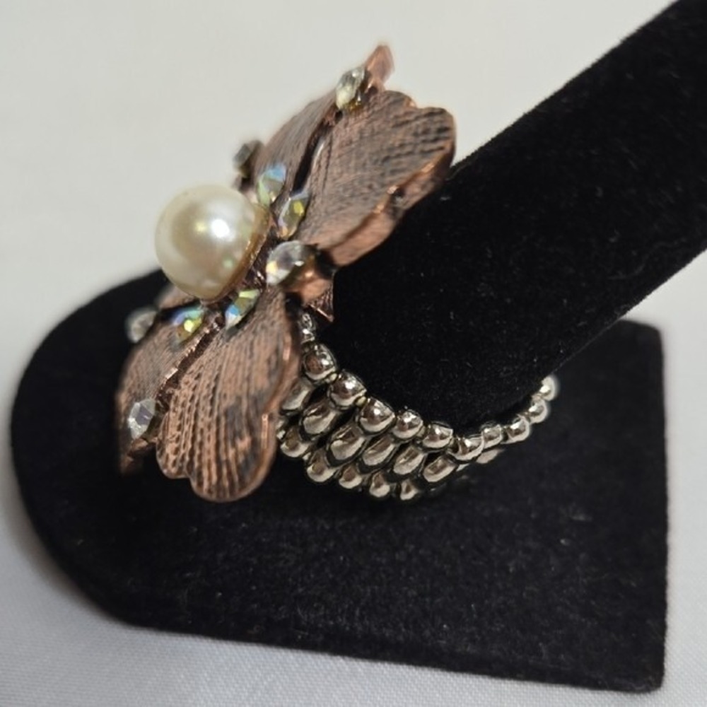 Flower‎ Stretch Ring - Picture 3 of 4